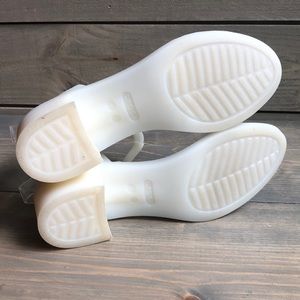 crocs isabella block heel oyster